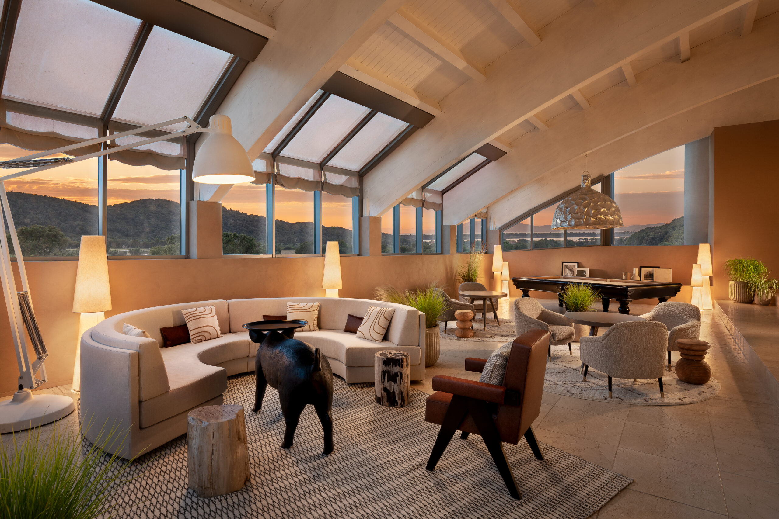Moderne Lounge mit atemberaubendem Ausblick