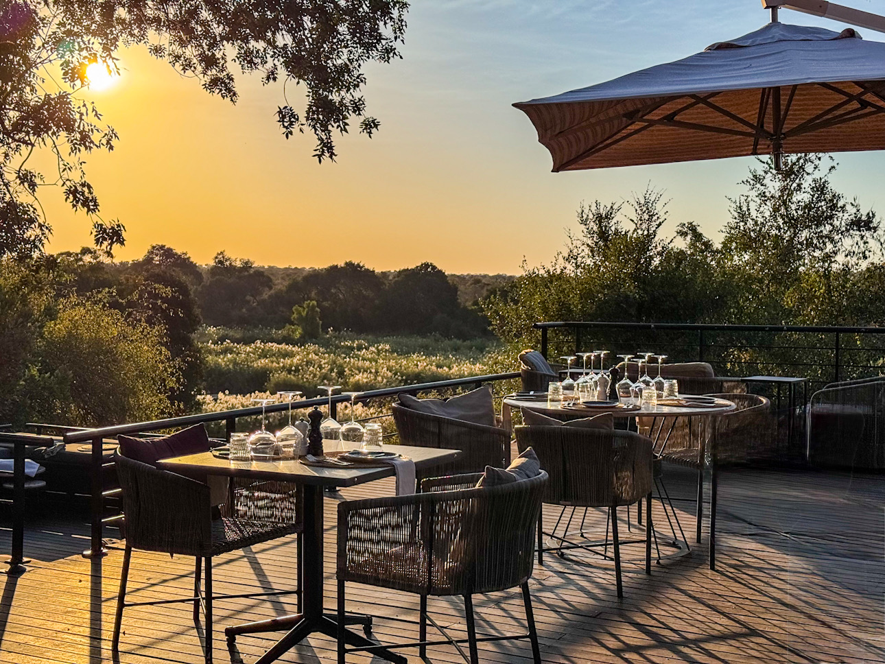 Sonnenuntergang über der Terrasse