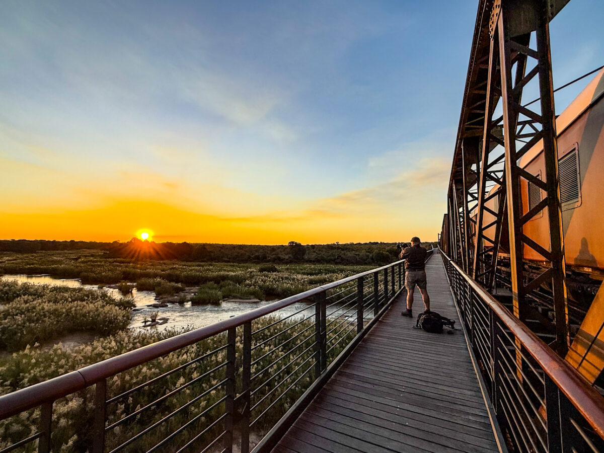Sonnenuntergang über der Brücke