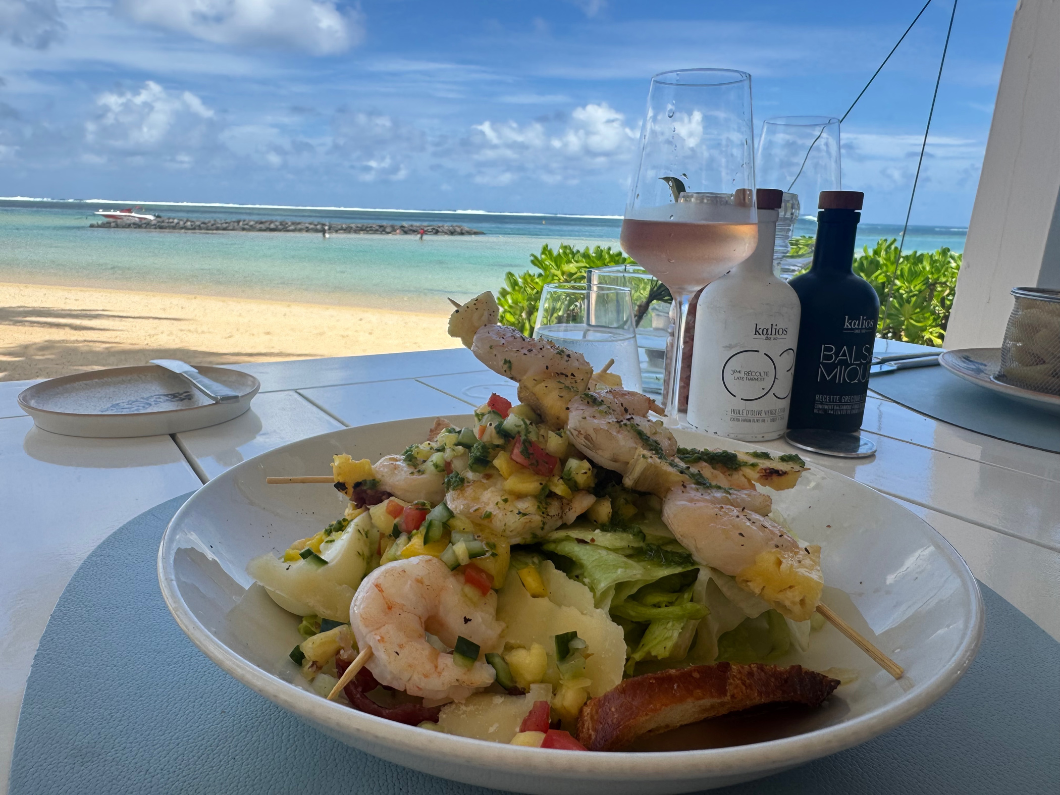 Seafood-Gericht im Heritage Le Telfair Mauritius mit Blick auf Strand und Meer