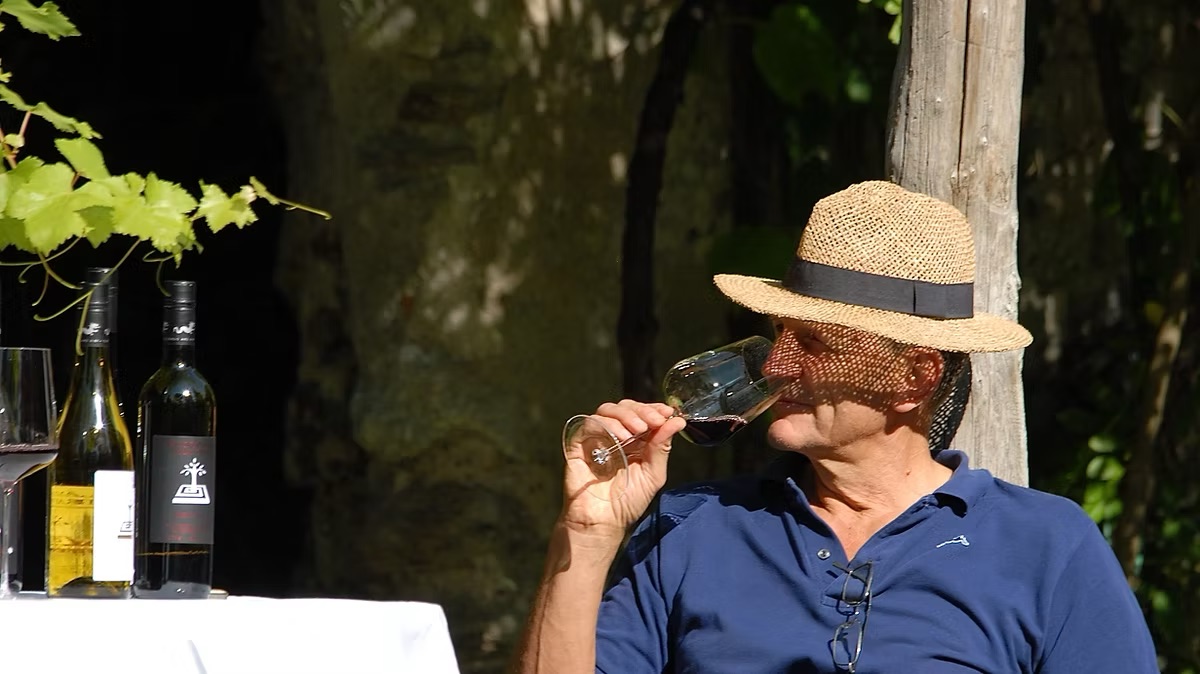 Inhaber vom Weingut Franz von Pfeil