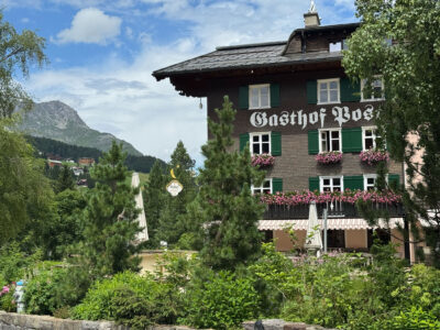 Traditionelles Hotel mit schöner Landschaft