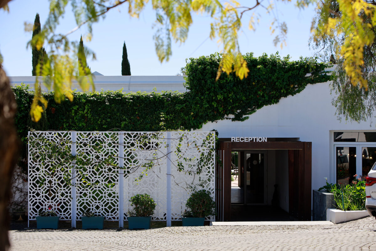 Eleganter Eingang eines Boutique-Hotels