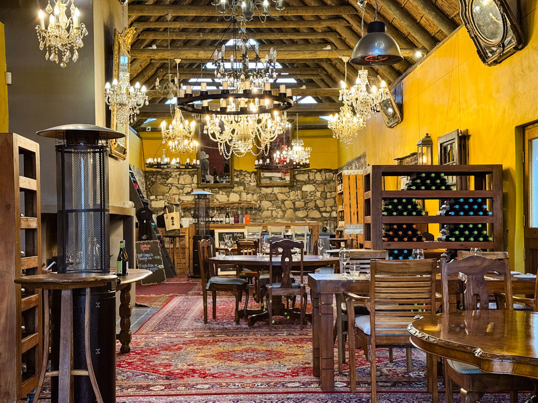 Elegantes Restaurant mit rustikalem Charme
