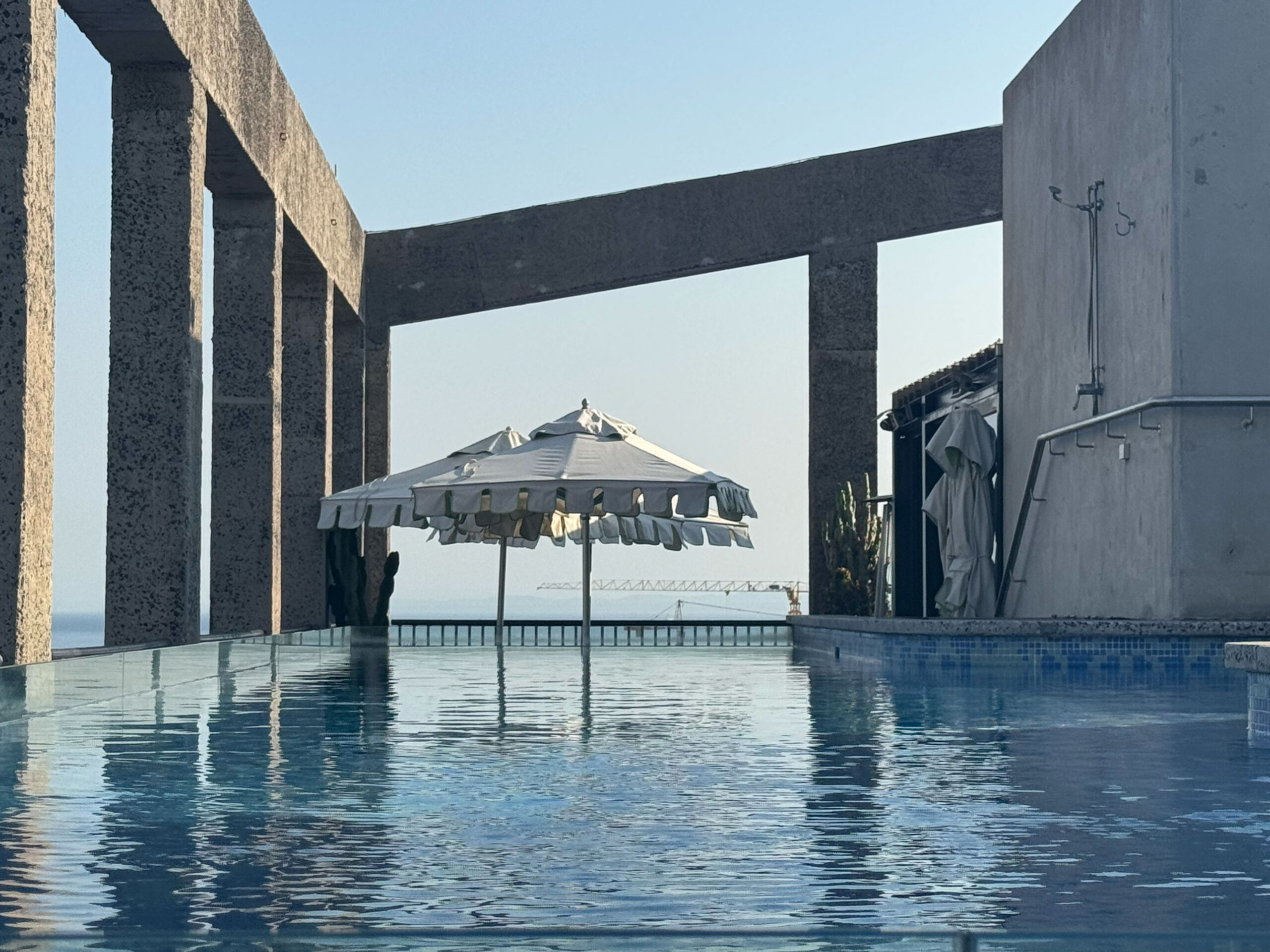Rooftop Pool The Silo Hotel Kapstadt